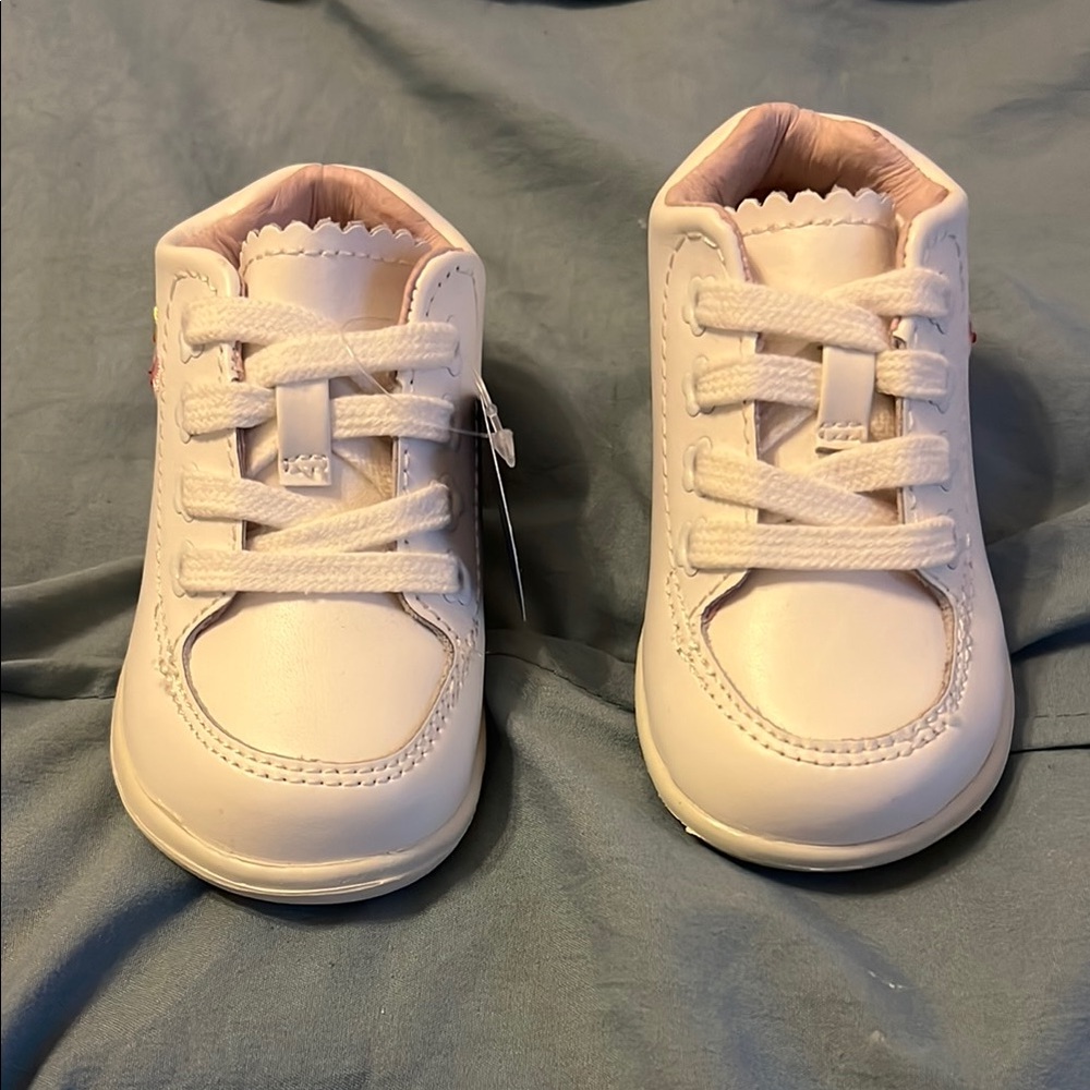 Stride Rite White Leather Baby Shoes with Floral Accents - Picture 4 of 5